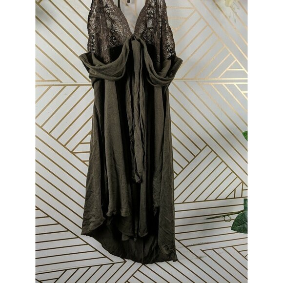 Guess Halter Style Top Tie Flowy Size Medium NEW open back - Picture 3 of 8